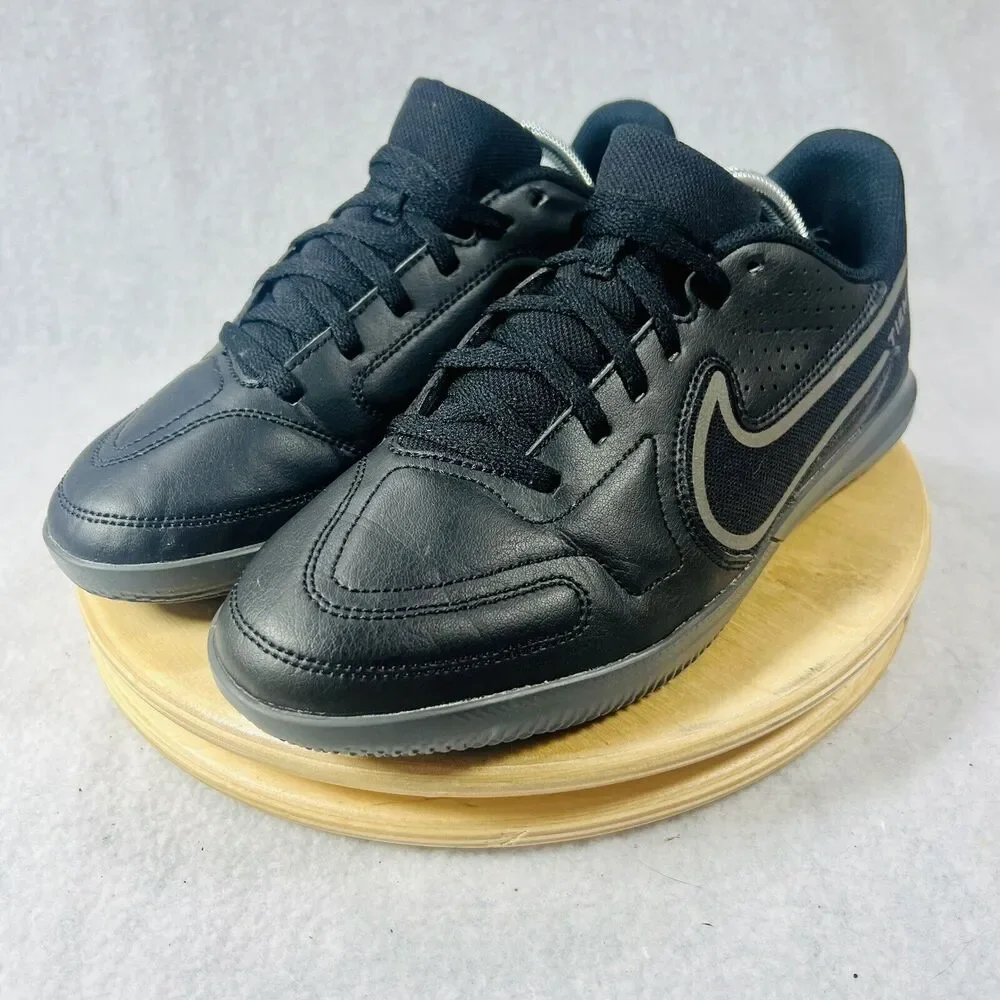 Nike Tiempo Legend‎ 9 Club junior jr IC Indoor Soccer Shoes boys Size 6y